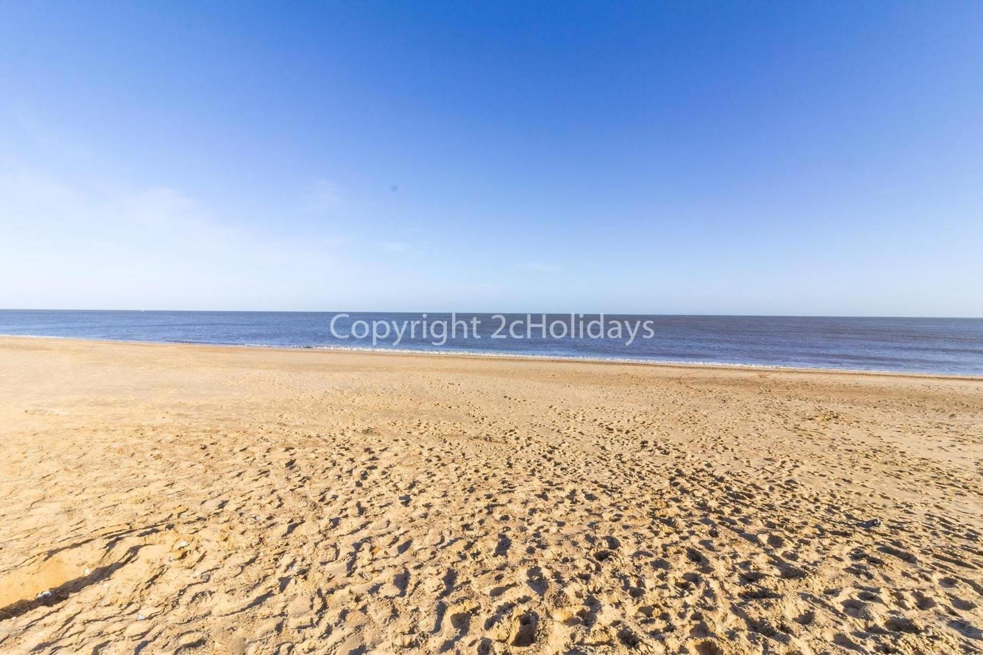 Lovely 4 Berth Chalet To Hire In Hemsby Nearby The Beach Ref 18177B Exterior photo